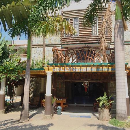 White Beach Resort Bar & Restaurant Puerto Galera Eksteriør bilde